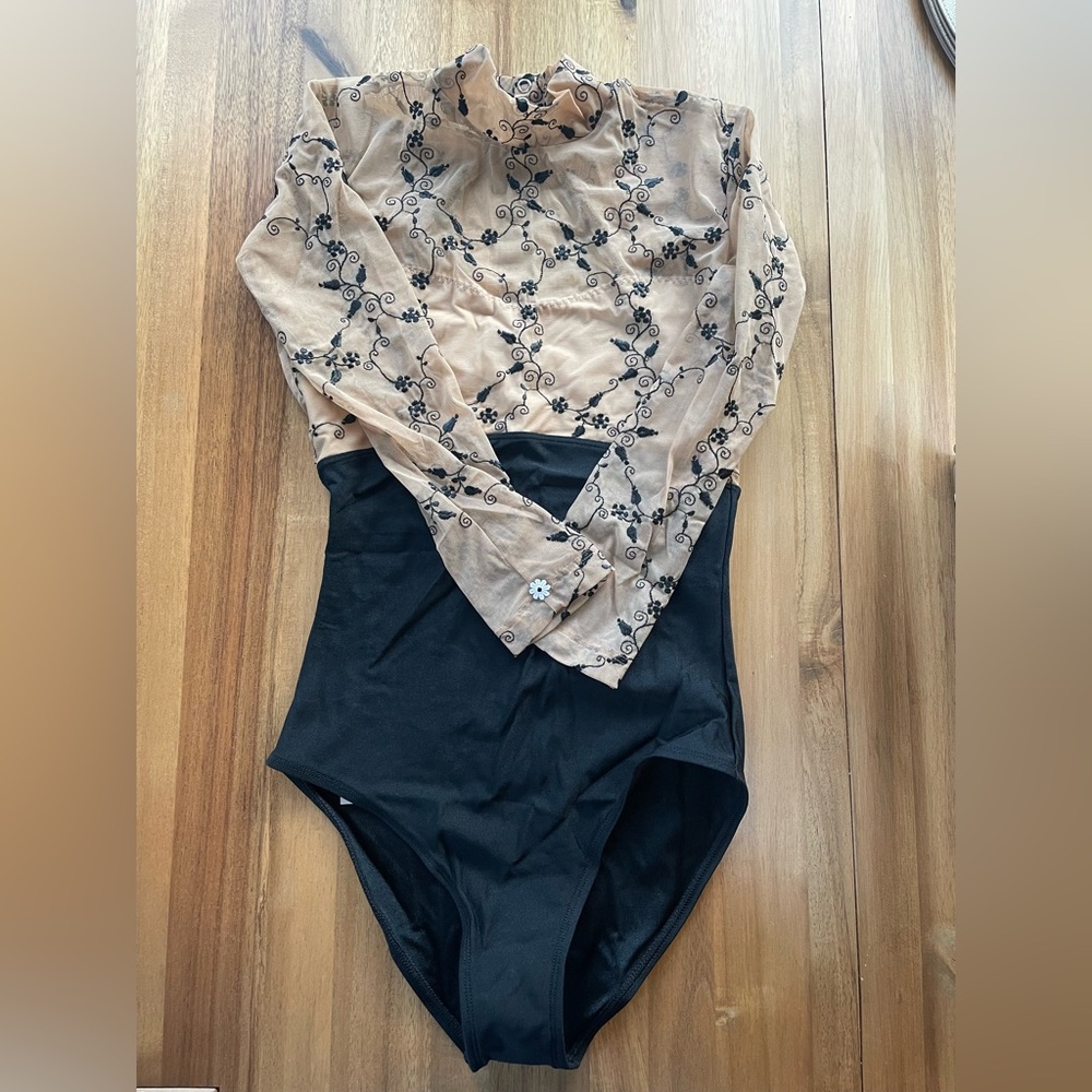 Dellalo Milan Bodysuit. Unique Style